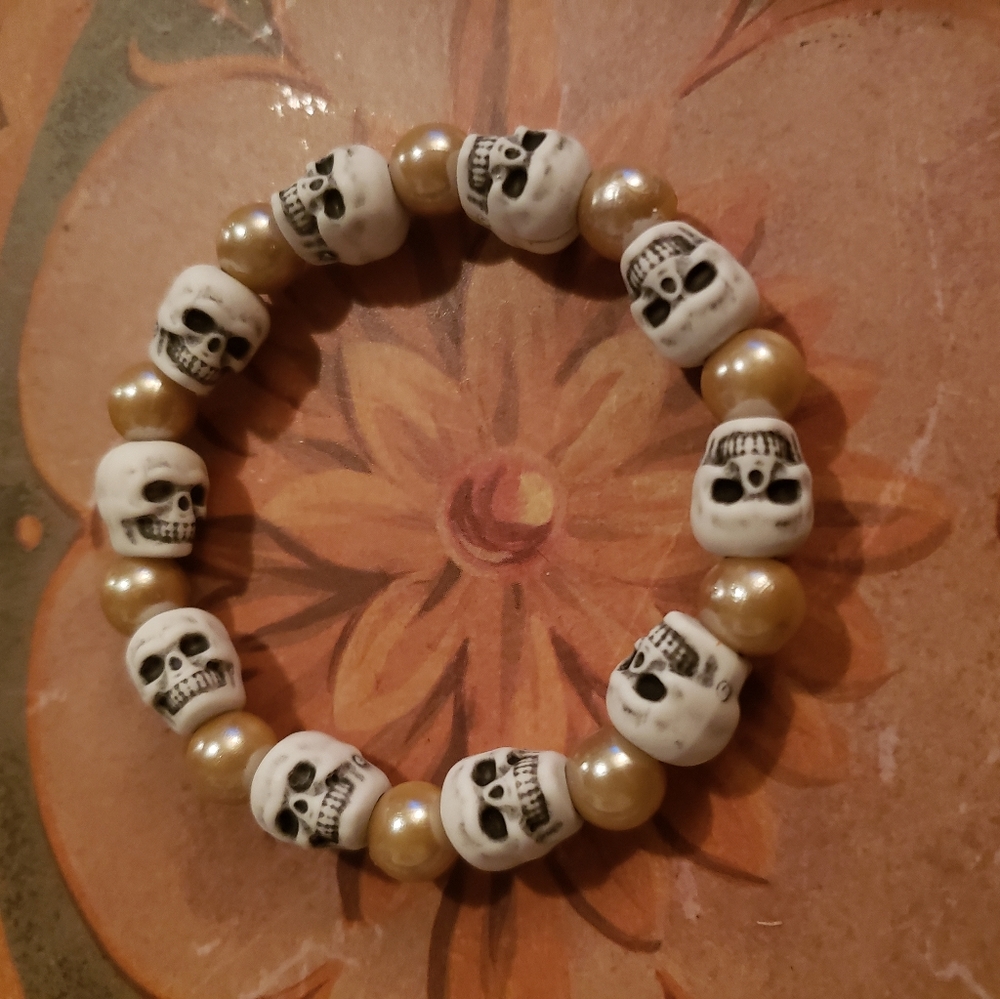 Bracelets - Picture 7 of 16